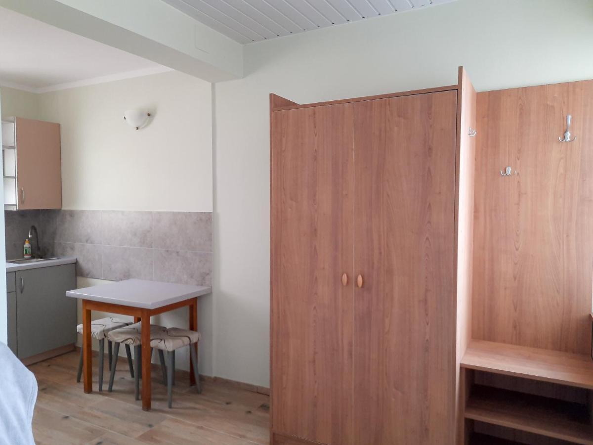 Dom Wczasowy Lodzianka Hotell Mrzeżyno Exteriör bild