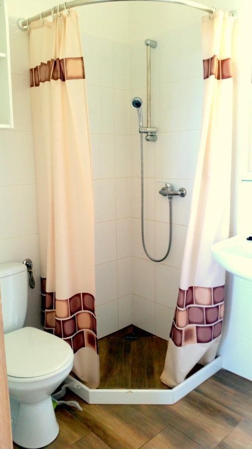 Dom Wczasowy Lodzianka Hotell Mrzeżyno Exteriör bild