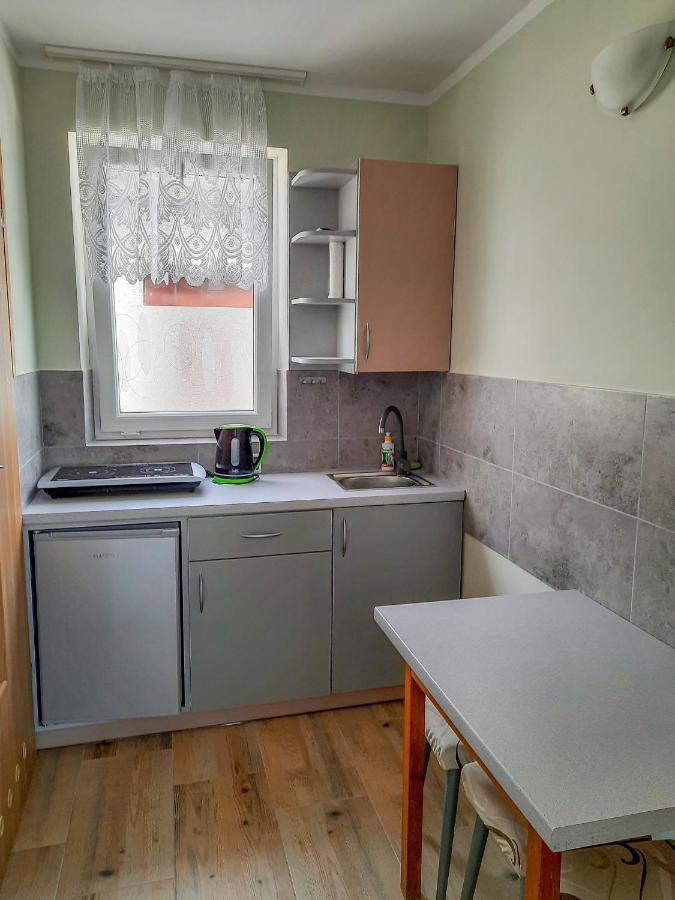 Dom Wczasowy Lodzianka Hotell Mrzeżyno Exteriör bild