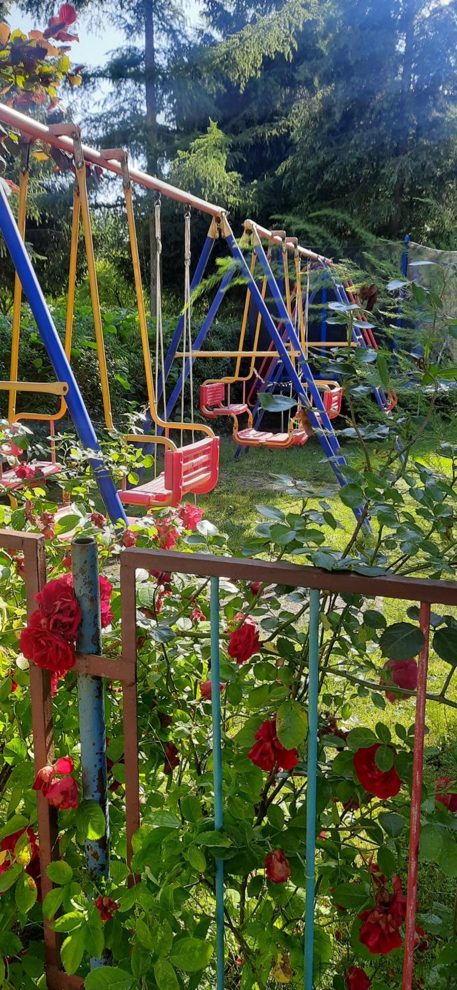Dom Wczasowy Lodzianka Hotell Mrzeżyno Exteriör bild